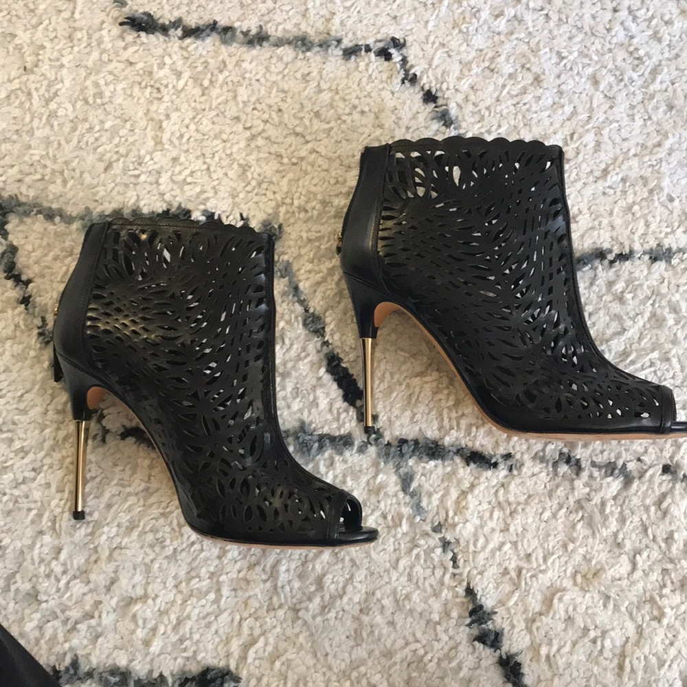 HUGO Boss pumps